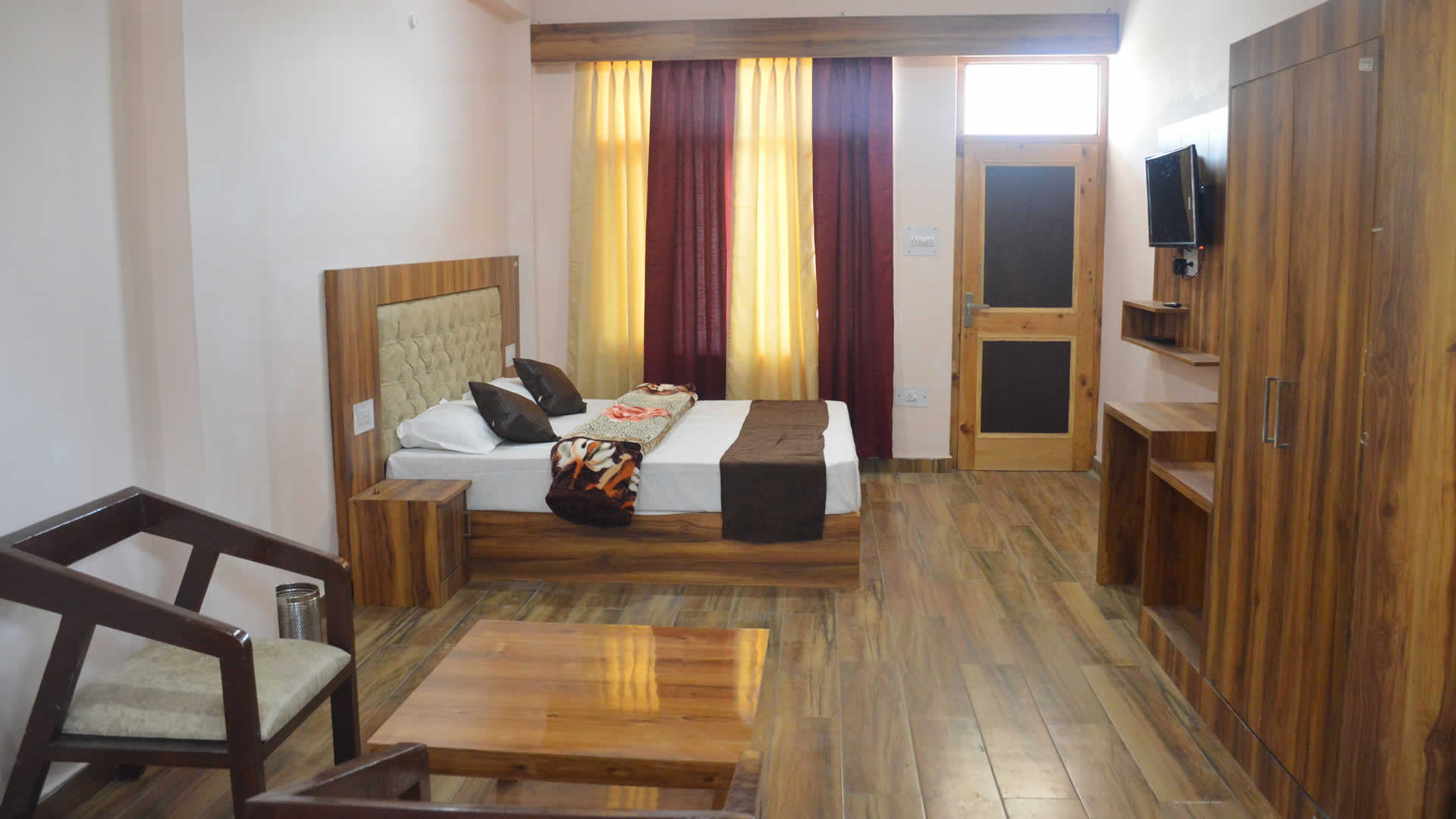 online booking for manali hotel, manali hotel in lowest price 